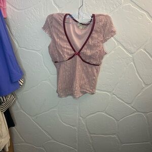 Elegant Mauve Lace Short Sleeve Top